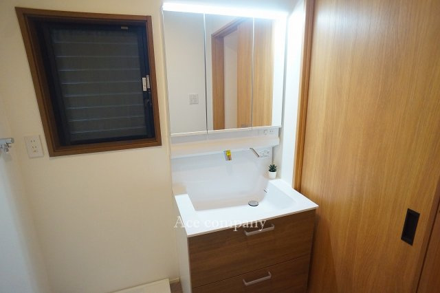 【独立洗面台】 | 八尾市安中町4丁目 | 洗面台新調☆洗面室に床下収納付きです♪