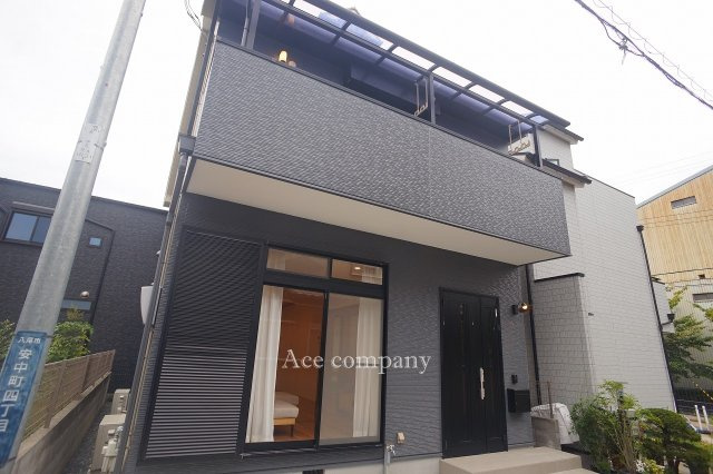 【外観】 | 八尾市安中町4丁目 | 【駅近！駅歩3分！2階建て♪駐車スペースあり☆】ローン返済目安：月々約76866円（頭金0円、変動金利0.875％、返済期間35年、ボーナス払い無しで試算しています）