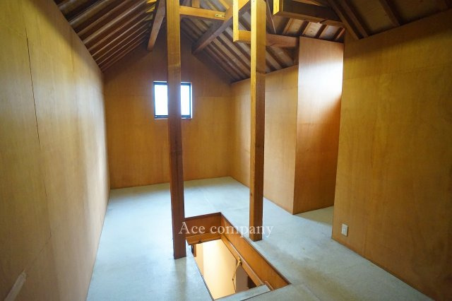 【収納】 | 八尾市安中町4丁目 | 屋根裏収納付き♪階段は2階の廊下にあります♪