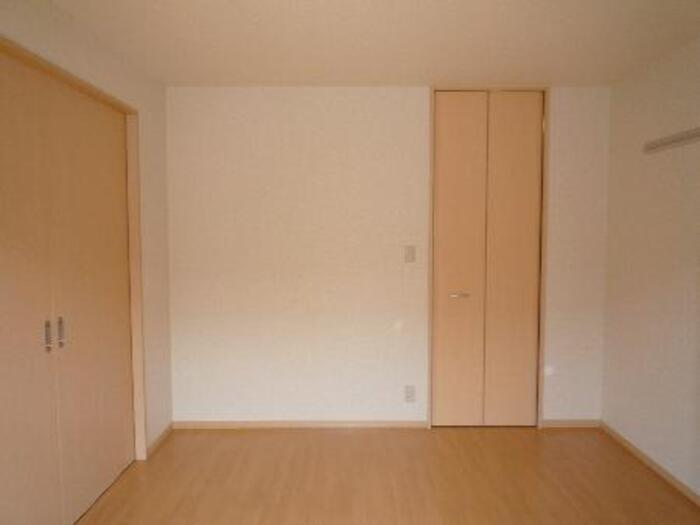 ラ・メゾン・ベルテの寝室|洋室(6帖)