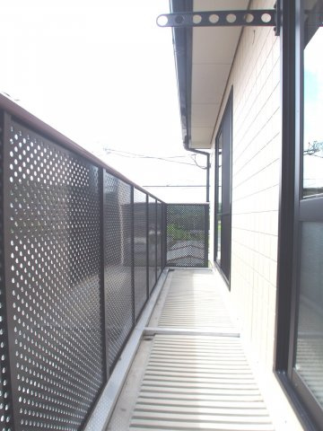 サンハイツAKIYAMA 【キャッシュバック対象物件】のバルコニー|暖かな日差しのふりそそぐバルコニー