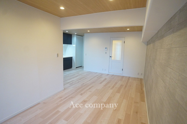 【居間・リビング】 | シャルム小阪壱番館 | 【LDK：約15帖】