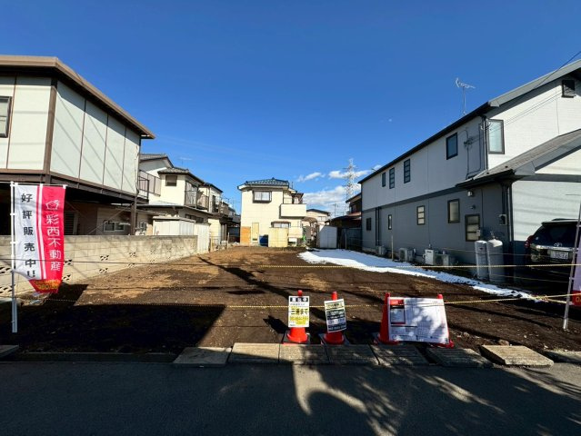 狭山市北入曽売地の前面道路含む現地写真|※現在古屋有　2026年1月更地予定
