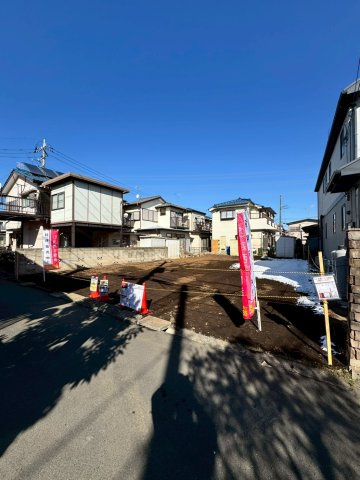 狭山市北入曽売地の前面道路含む現地写真|※現在古屋有　2026年1月更地予定