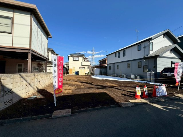 狭山市北入曽売地の前面道路含む現地写真|※現在古屋有　2026年1月更地予定