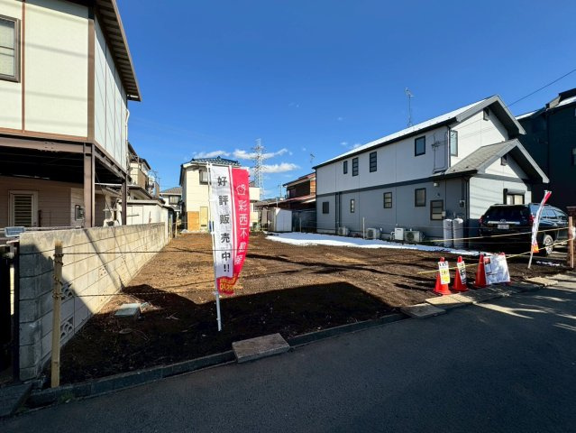 狭山市北入曽売地の前面道路含む現地写真|※現在古屋有　2026年1月更地予定