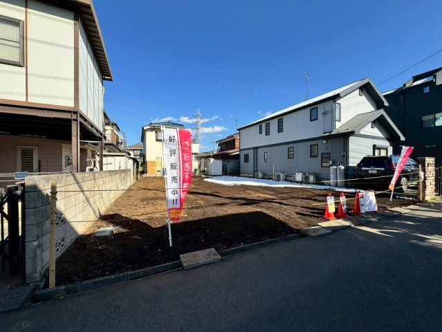 狭山市北入曽売地の前面道路含む現地写真|※現在古屋有　2026年1月更地予定