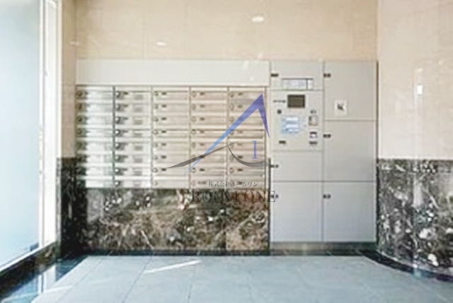 グリフィン横浜・サザンフォートのその他共用部分|集合ポストと宅配ボックスです。