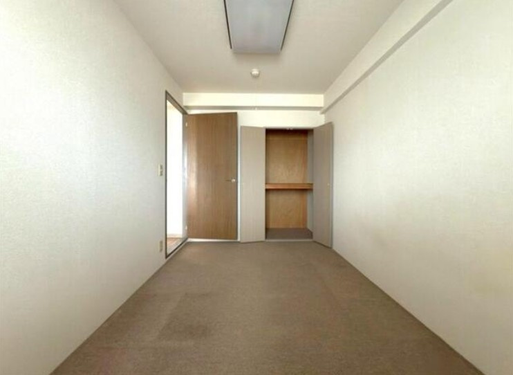 高知市鴨部　アーネスト能茶山の洋室|落ち着いた雰囲気の洋室。好みのインテリアが映えます！