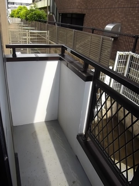 クレイドル本橋のバルコニー