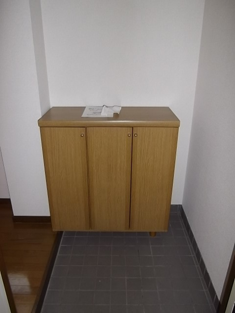 クレイドル本橋の玄関