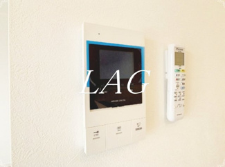 【セキュリティ】 | Belle Foret | モニター付きインターフォンです。