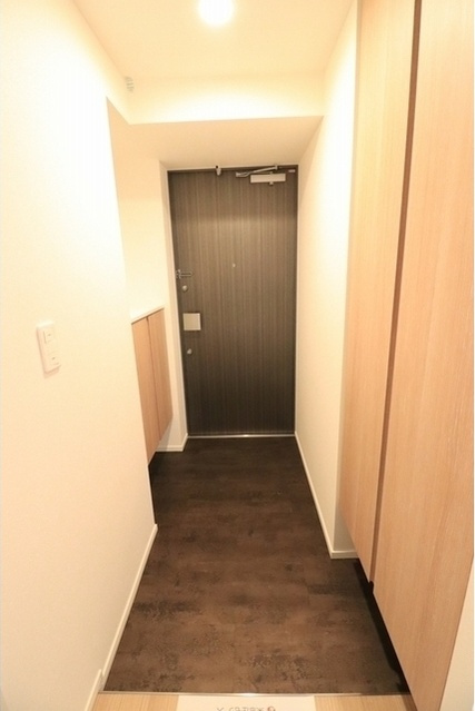 ミュプレ根岸の玄関