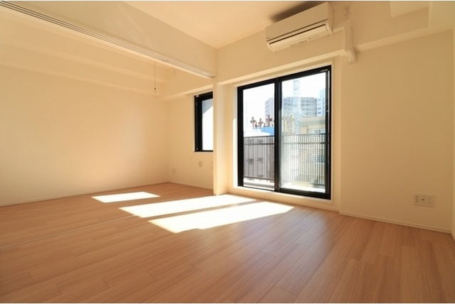 ミュプレ根岸の居間・リビング