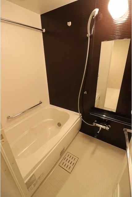 ミュプレ根岸の浴室