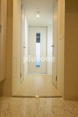 【玄関】 | ファーストフィオーレ本町イースト