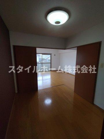 ポライトの居間・リビング|別部屋写真です。