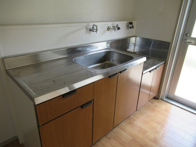 兵庫県公社　姫路青山５号棟のキッチン|お料理しやすいキッチンです
