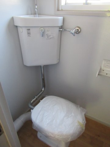 兵庫県公社　姫路青山５号棟のトイレ|コンパクトで使いやすいトイレです