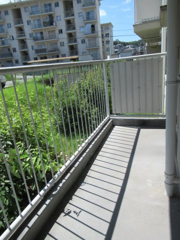 兵庫県公社　姫路青山５号棟のバルコニー|バルコニーからの眺めを楽しみながら食事をしませんか