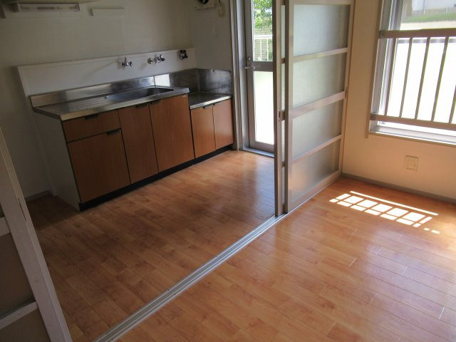 兵庫県公社　姫路青山５号棟の居間・リビング|おしゃれなリビングです