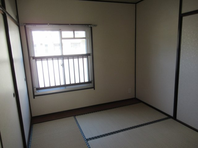 兵庫県公社　姫路青山５号棟の和室|ゆったりとくつろげる和室です