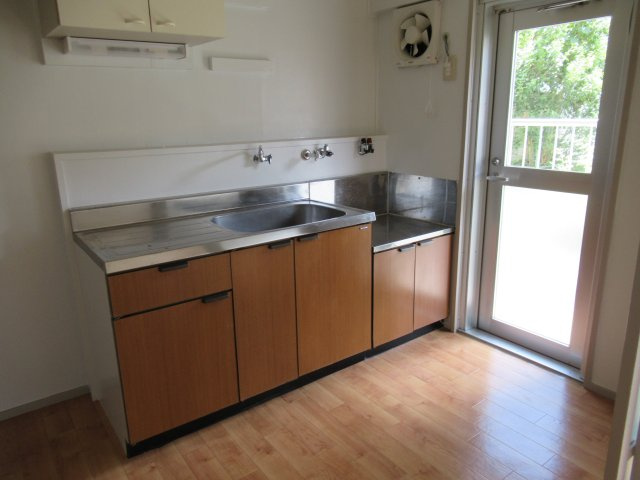 兵庫県公社　姫路青山５号棟のキッチン|きれいなキッチンです