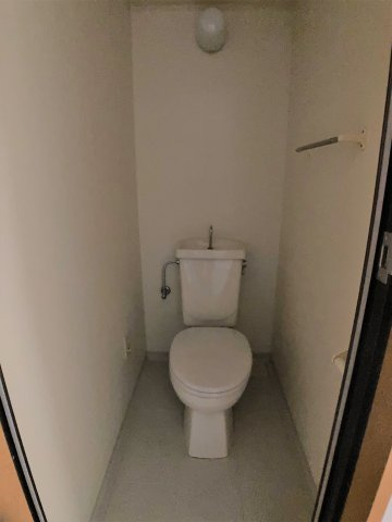 アミティエのトイレ|別部屋反転間取りのお写真となります