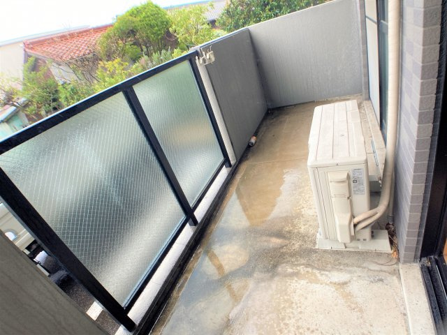 アミティエのバルコニー|別部屋反転間取りのお写真となります