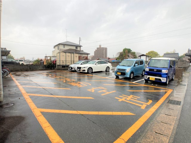 アミティエの駐車場