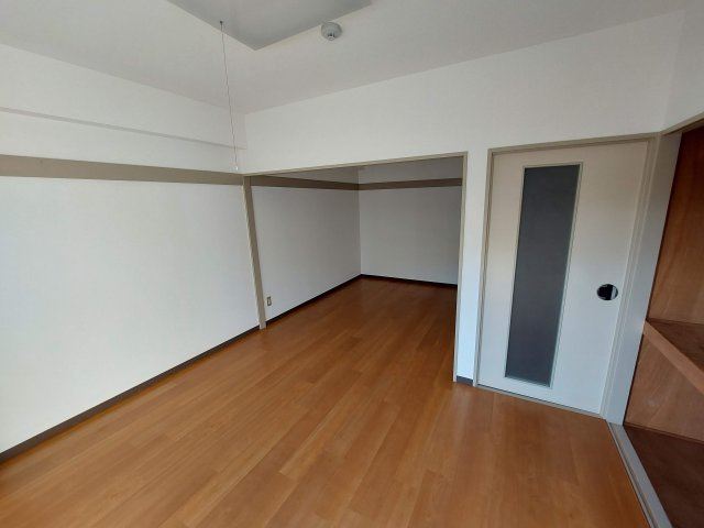 ＭＳＴニュ－習志野の居間・リビング