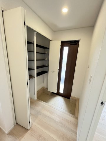 【玄関】 | 福岡市早良区野芥4丁目第25　1号棟（全2棟）【仲介手数料無料・0円】 | 現地写真。