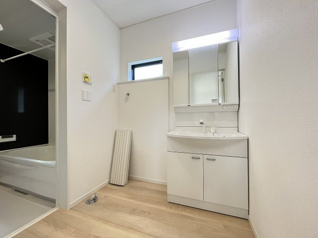 【洗面所】 | 福岡市早良区野芥4丁目第25　1号棟（全2棟）【仲介手数料無料・0円】 | 現地写真。