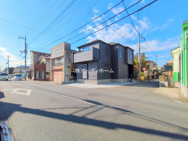 越谷市宮本町8期　新築一戸建ての前面道路含む現地写真