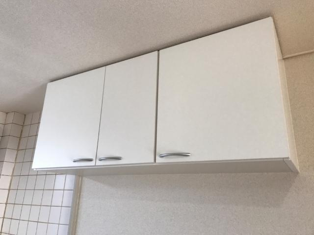 レジデンス伊藤の内装|キッチン吊り戸棚