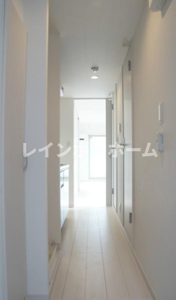 リブリ・ニスカルの玄関|きれいな玄関です