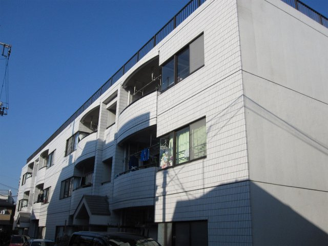 フラット穂留寿（ほるす）の外観