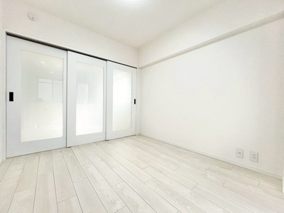 【寝室】 | 豊中グリーンハイツ | 現在ご返済中のカーローン・カードローン・教育ローンなどを住宅ローンに一本化したり、家具家電購入費用・引越し費用を住宅ローンと組み合わせるなど、お客さまにメリットの多い住宅ローンのご提案が可能です。
