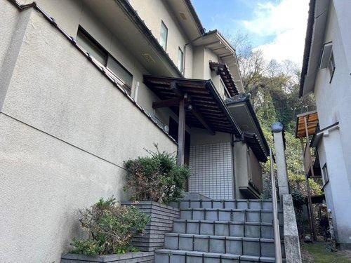 南区西霞町の外観|２世帯同居可能な５LDK！
コンビニ・スーパー・徒歩圏内！