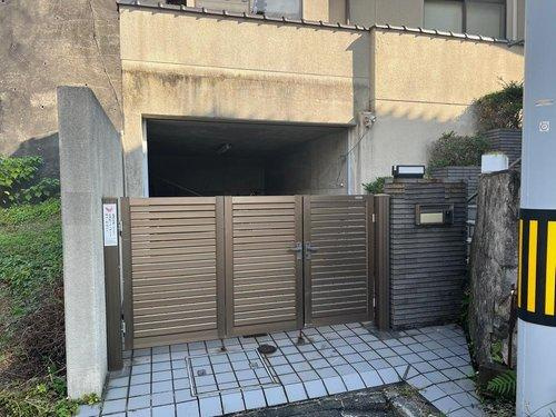 南区西霞町の外観|２世帯同居可能な５LDK！
コンビニ・スーパー・徒歩圏内！