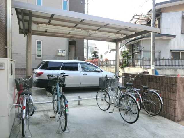 オークス浦和北のその他共用部分|★敷地内に屋根付き駐輪場を完備しています。★