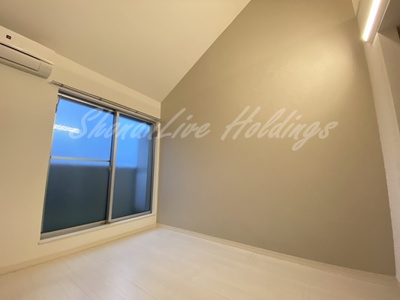 【居間・リビング】 | FERIO三ツ沢 | アクセントクロスでおしゃれな洋室♪