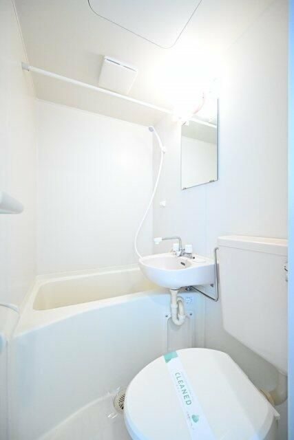 ハピネス上中里の浴室