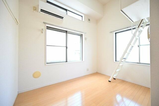 ハピネス上中里の居間・リビング