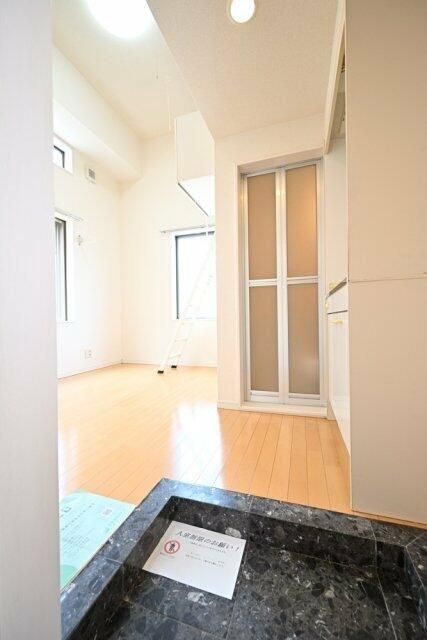 ハピネス上中里の玄関