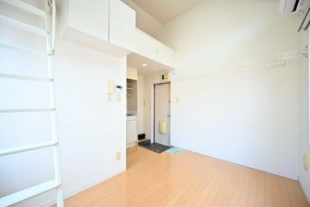 ハピネス上中里の居間・リビング