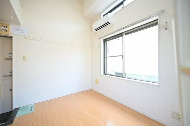 ハピネス上中里の居間・リビング