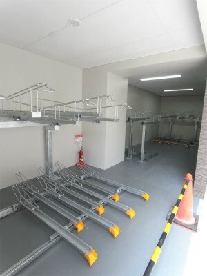 台東区東上野６丁目の賃貸マンションの駐車場