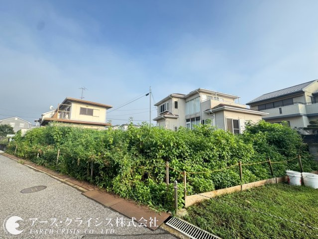 【外観】 | 船橋市三咲6丁目 | 50坪以上のゆとりある土地なので2台分の駐車スペースやガーデニング、お子様の遊び場まで確保することができそうですね♪