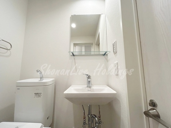 シティ湘南の洗面所|明るい洗面所です